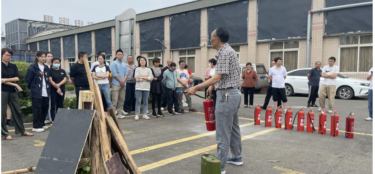 縣文化傳媒公司：開(kāi)展消防演練 筑牢安全防線